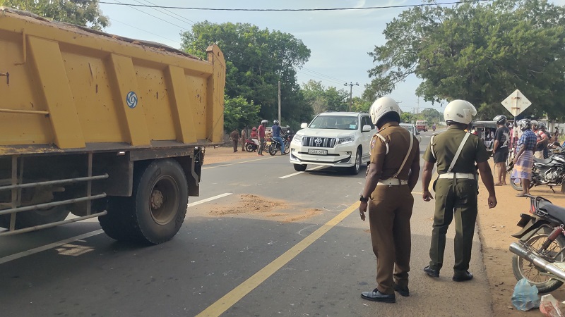 கிளிநொச்சியில் இடம்பெற்ற கோர விபத்து: இரண்டு பிள்ளைகளின் தந்தை உயிரிழப்பு