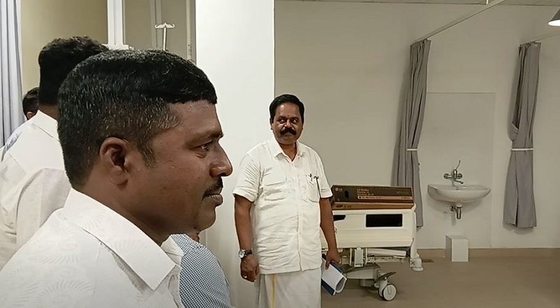 கிளிநொச்சி மாவட்ட பொது வைத்தியசாலைக்கு திடீர் விஜயம் மேற்கொண்ட சிறீதரன்!!
