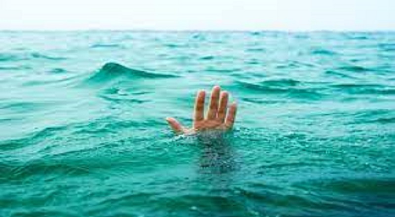 தங்காலையில் படகில் களியாட்டம்: நீரில் மூழ்கி ஒருவர் பலி!