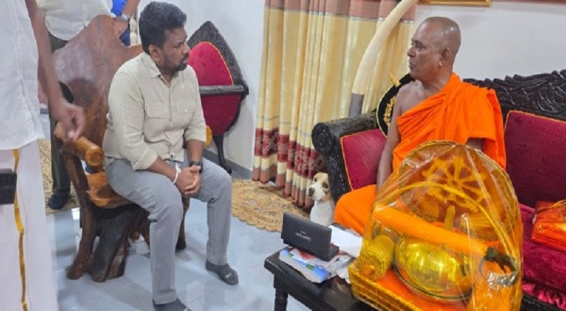 நயினாதீவு விகாராதிபதியை சந்தித்தார் அநுர;