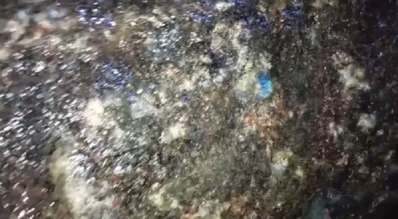 இலங்கையில் உள்ள கல்லந்தன்னாவில்  இரத்தினப் பாறை கண்டுபிடிப்பு !