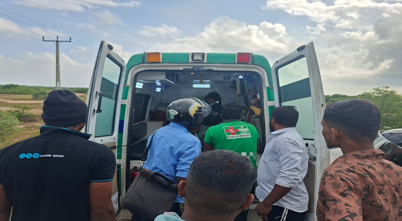 வேகக் கட்டுப்பாட்டை இழந்த வாகனம் விபத்து - மூவர் காயம்