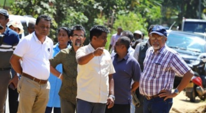 கொத்மலை பேரிடர் மீட்புப் பணிகளில் மத்திய மாகாண ஆளுநர் ஆய்வு!