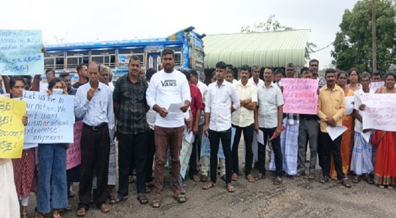 கிவுல் ஓயா திட்டத்திற்கு எதிராக குவியும் மக்கள்! நெடுங்கேணியில் மாபெரும் போராட்டம் ஆரம்பம்!