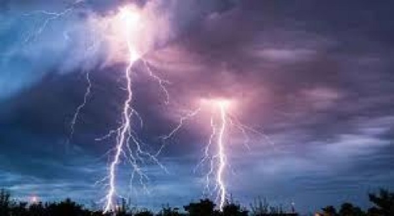 ஏழு மாவட்டங்களுக்கு கடும் மின்னல் தாக்கம்!