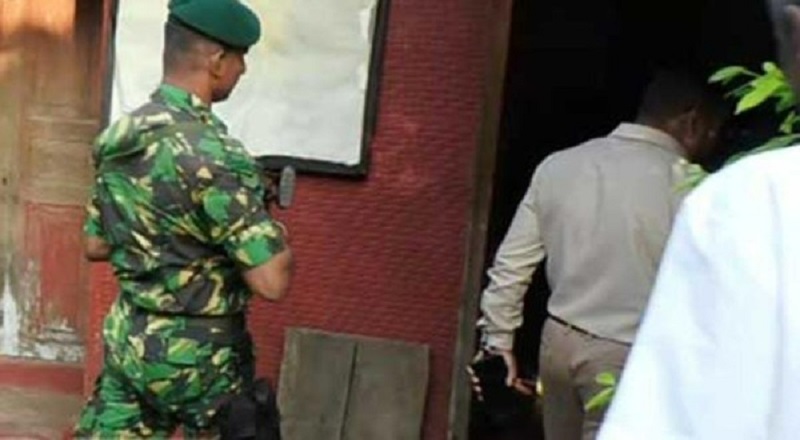 ஆளுங்கட்சி வேட்பாளரின் வீட்டின் மீது பெற்றோல் குண்டு வீச்சு!