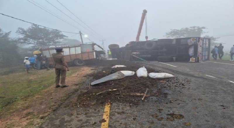 ஓமந்தையில் கோர விபத்து இருவர் காயம் !