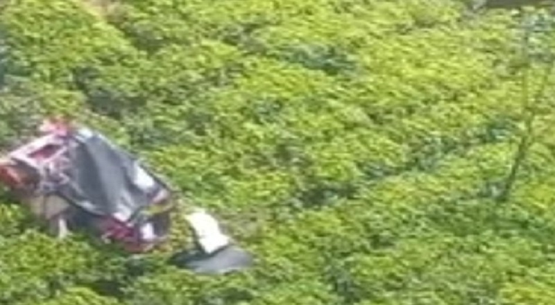 நுவரெலியாவில் முச்சக்கரவண்டி 75 அடி பள்ளத்தில் கவிழ்ந்து விபத்து! மூவர் படுகாயம்!