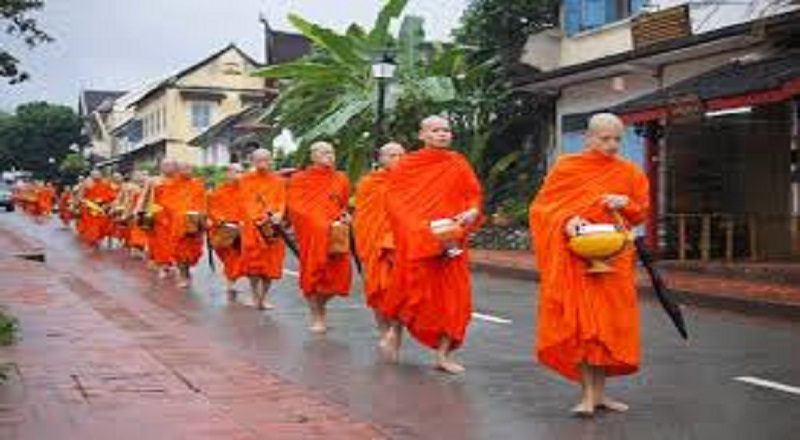 பௌத்த தேரர்களின் பாதயாத்திரை: நயினாதீவிலிருந்து முல்லைத்தீவு நோக்கிப் பயணம்