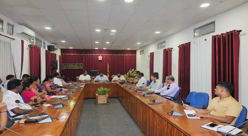 எரிபொருள் விநியோகம் குறித்து அமைச்சர் இ.சந்திரசேகர் தலைமையில் ஆய்வு!!