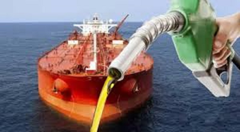 இலங்கைக்கு வருகிறது எரிபொருள் ஏற்றிய கப்பல்: எரிபொருள் விநியோகிக்கும் முறை குறித்து இன்று தீர்மானம்