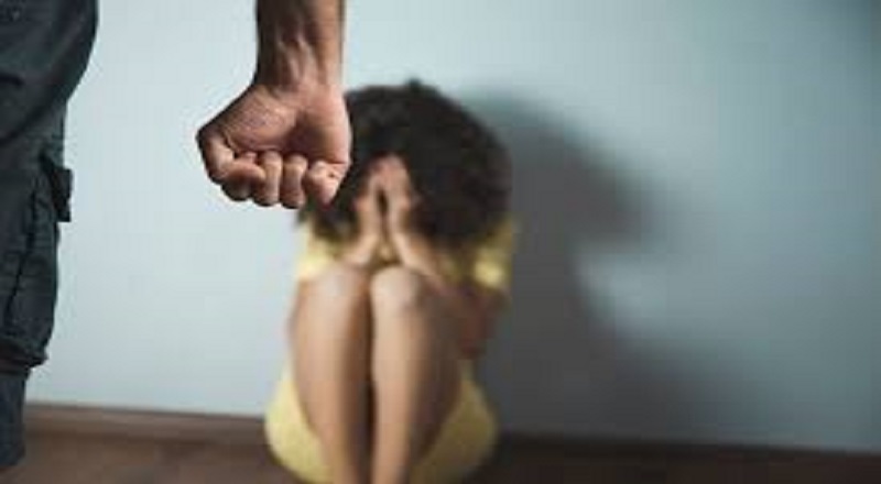 சிறுமியைத் துஷ்பிரயோகம் செய்த காமுகன் பொலிஸாரால் மடக்கிப் பிடிப்பு.