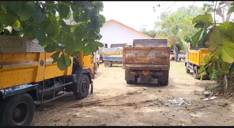 சட்டவிரோத மணல் அகழ்வு: கிளிநொச்சியில் பொலிஸ் மற்றும் அதிரடிப்படையினர் சுற்றிவளைப்பு!