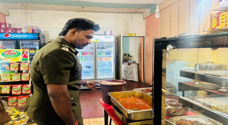 முல்லைத்தீவு மாஞ்சோலையில் அதிரடி: சுகாதார சீர்கேட்டுடன் இயங்கிய பிரபல உணவகத்திற்கு சீல்!