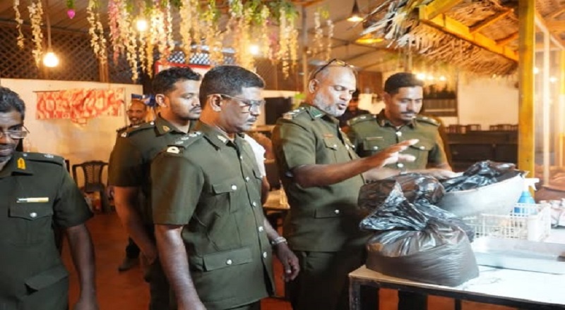 அக்கரைப்பற்றில் இரவு நேர உணவகங்களுக்கு 'சீல்': அதிரடி சோதனையில் சிக்கிய 28 இடங்கள்!
