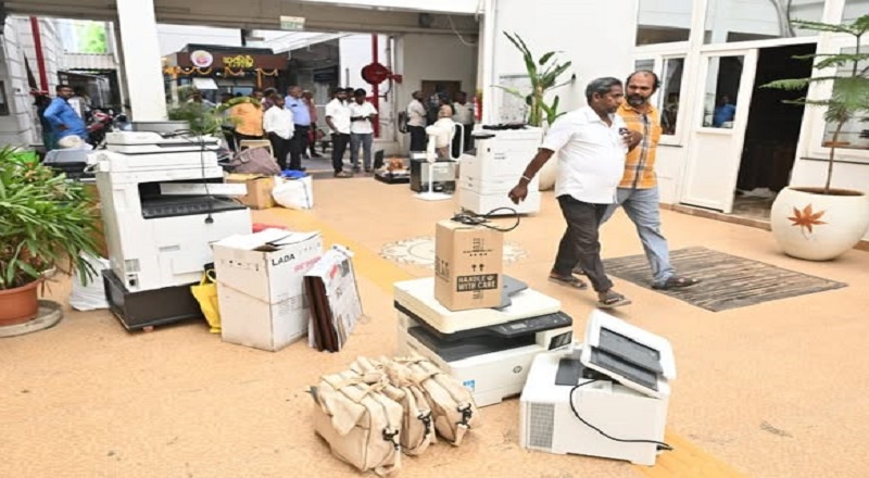 அலுவலக கோப்புகள் இடமாற்றம்: தலைமைச் செயலகத்தில் தூய்மைப் பணிகள் தீவிரம்.