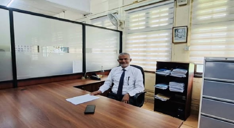 கல்விப் பணியில் சிகரம் தொடும் ஆளுமை கலகெதர திரு .உனைஸ் ஆரிப்.....