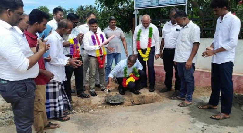 சாய்ந்தமருதில் பலவீதிகளின் அபிவிருத்திப் பணிகள் ஆதம்பாவா எம்.பி.யினால் ஆரம்பித்து வைப்பு.!!