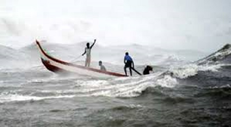 கடலோரப் பகுதிகளில் பலத்த காற்று மற்றும் கடல் கொந்தளிப்பு எச்சரிக்கை!