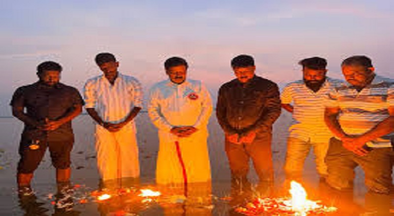 நந்திக்கடலில் மலர் தூவி, சுடரேற்றி அஞ்சலி செலுத்திய ரவிகரன்!