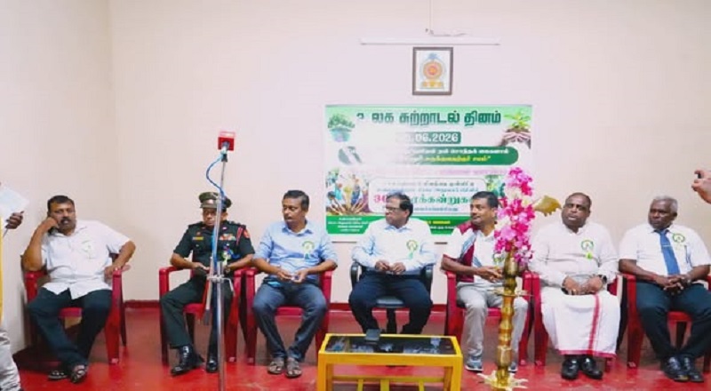 "மரங்களை நடுவதுடன் பராமரிக்கும் பொறுப்பும் வேண்டும்" - கிளிநொச்சியில் ஆளுநர் வேதநாயகன் வலியுறுத்து!