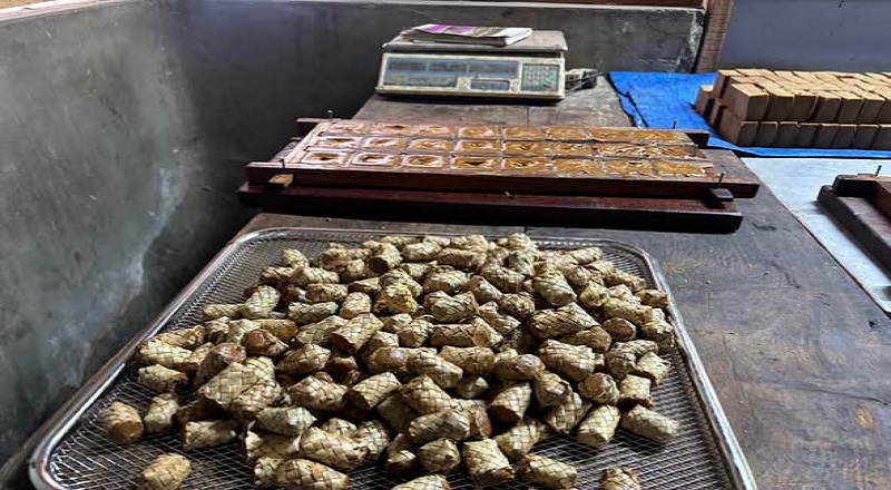 சுகாதார சீர்கேடு: மன்னாரில் பனை பொருள் உற்பத்தி நிலையம் அதிகாரிகளால் முற்றுகை!