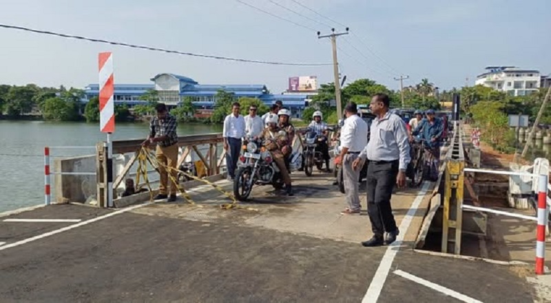 மட்டக்களப்பு புதுப் பாலம் மக்களின் பாவனைக்காக திறப்பு: கனரக வாகனங்களுக்குத் தடை!