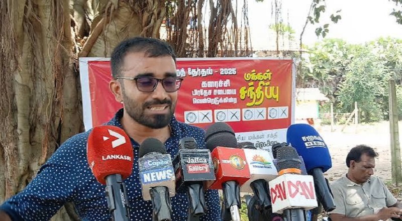 “வெற்றி நமதே – ஊர் எமதே”: கிளிநொச்சியில் வீதிப் பராமரிப்புப் பணிகளுக்கு புதிய மோட்டர் கிரேடர்!