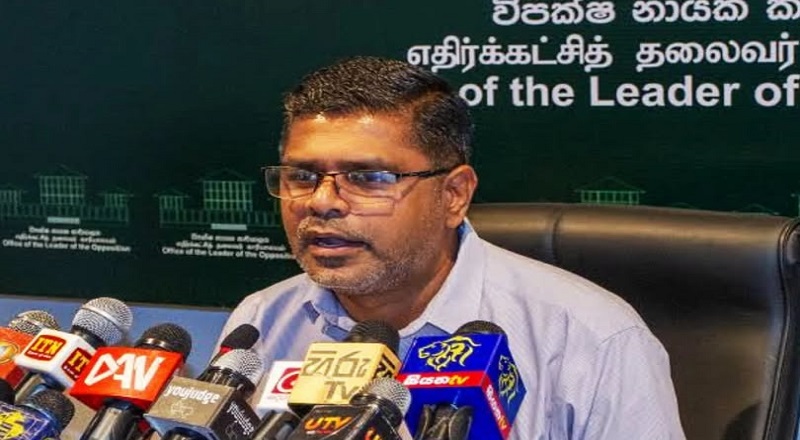 ஜனாதிபதியின் நாடு தழுவிய கூட்டங்கள் மக்கள் ஆதரவை மீட்கும் முயற்சி – முஜிபுர்!