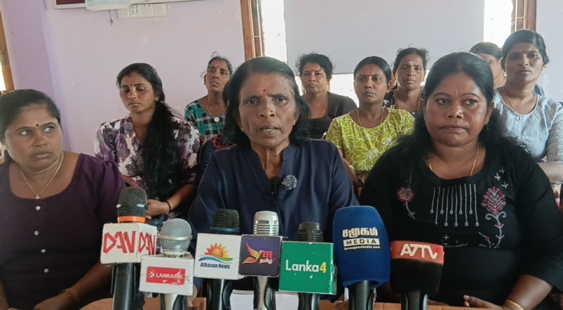 சமஸ்டி கோரிக்கையை வலியுறுத்தி கிளிநொச்சியில் போராட்டம்!