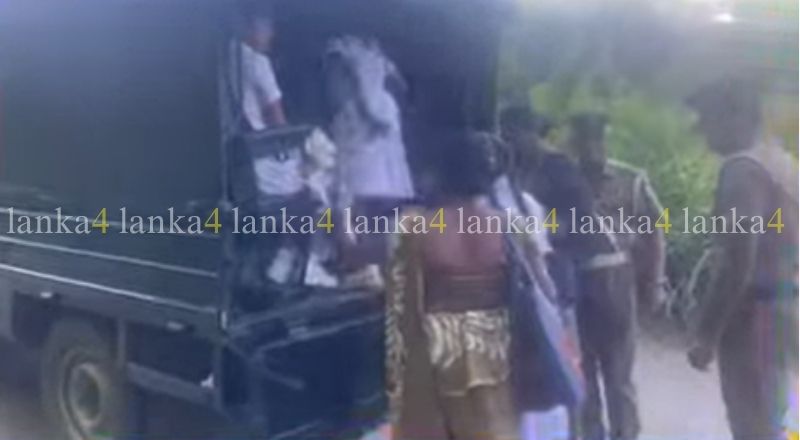 நிலச்சரிவால் பாதிக்கப்பட்ட மாணவர்களுக்கு பொலிஸார் மனிதாபிமான உதவி