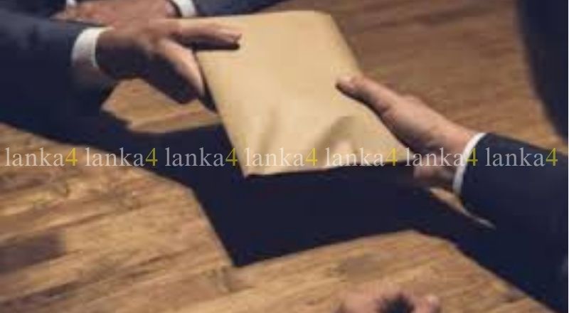 காலியில் ரூ.2.5 இலட்சம் இலஞ்சம்: அதிபர் கைது!