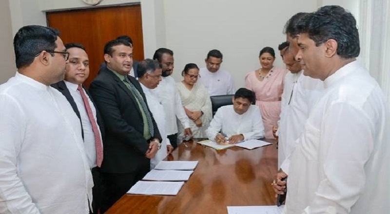 49 குற்றச்சாட்டுகள் முன்வைப்பு: சபாநாயகருக்கு எதிராக நம்பிக்கையில்லாப் பிரேரணை தாக்கல்!