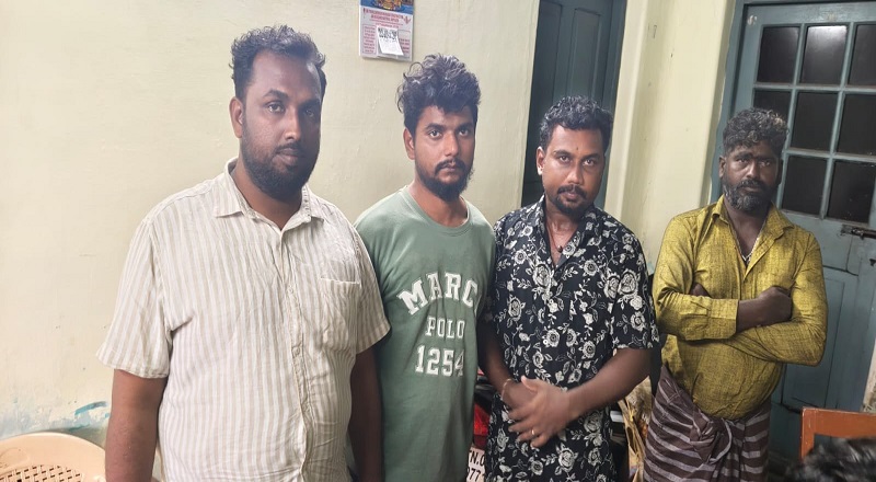 பாம்பன் கடற்கரையில் கள்ளப்படகில் வந்த இலங்கை நாட்டினர் 3 பேர் பிடிபட்டனர்!