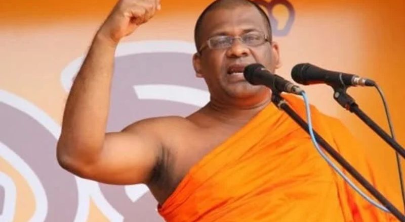 பௌத்த துறவி ஆடையுடன் நீதிமன்றில் முன்னிலையாகிறார் ஞானசார தேரர்!