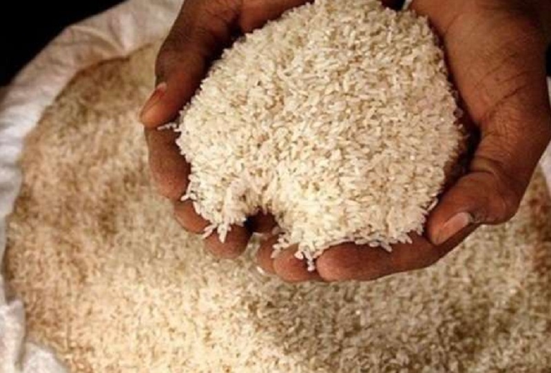 அரிசியை அதிக விலைக்கு விற்ற 50   வர்த்தகர்கள்  சிக்கினர்!