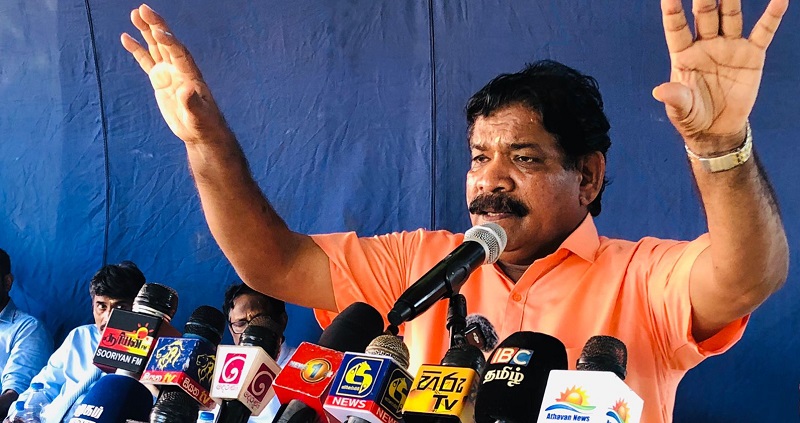 வீதி புனரமைப்பு அங்குரார்ப்பண நிகழ்விற்கு வந்த அமைச்சர் சந்திரசேகரருடன் தர்க்கத்தில் ஈடுபட்ட இளைஞர்கள்!