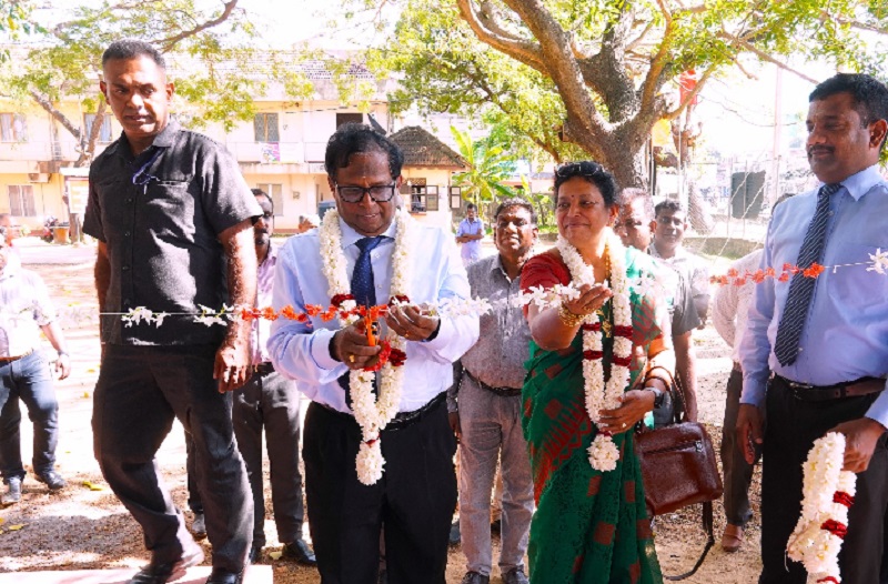 வடக்கு மாகாணம் தொடர்ந்தும் பின்தங்கிய நிலையில் இருக்க முடியாது!  ஆளுநர்