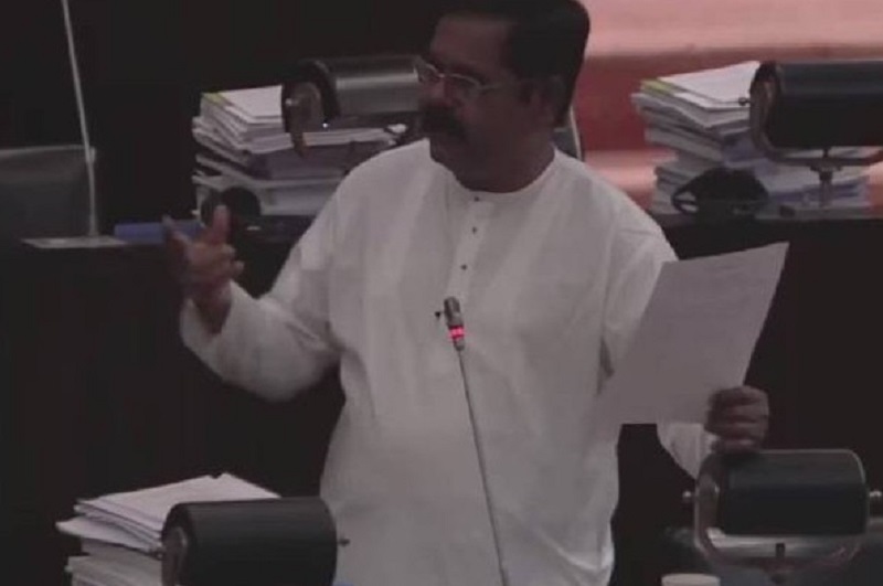 வாக்குக்காக கசிப்பு வழங்கிய கட்சி தமிழரசுக் கட்சி அல்ல!சபையில் சிறிதரன் காட்டம்
