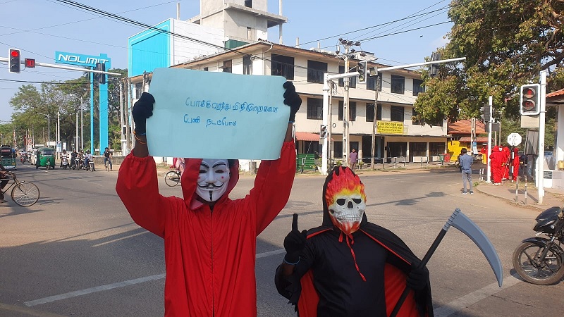 வீதி சமிக்கைகளை கடைப்பிடிப்பதற்கு யாழில் இடம்பெற்ற விழிப்புணர்வு நிகழ்வு