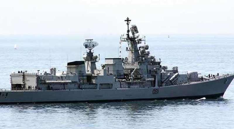 இந்திய கடற்படைக் கப்பல் கொழும்பு துறைமுகத்தில்! சீன கப்பலுக்கு போட்டியா?