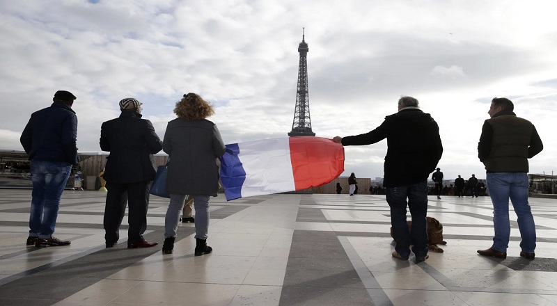 FRANCEல் விசா இல்லாமல் பொது இடங்களில் நிற்பவர்கள் கவனத்துக்கு!அவதானம்,இதை படியுங்கள்