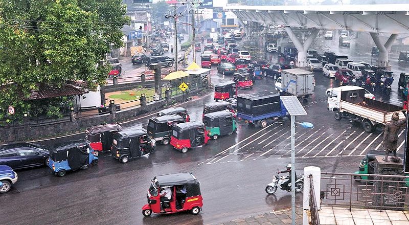 ​கொழும்பின் பல பகுதிகளில் பாரிய வாகன நெரிசல்